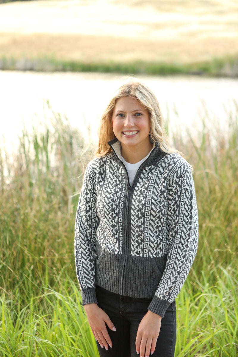 Alpaca body fitting sweater with alpaca designs and pockets