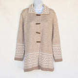 Alpaca coat with four wooden buttons