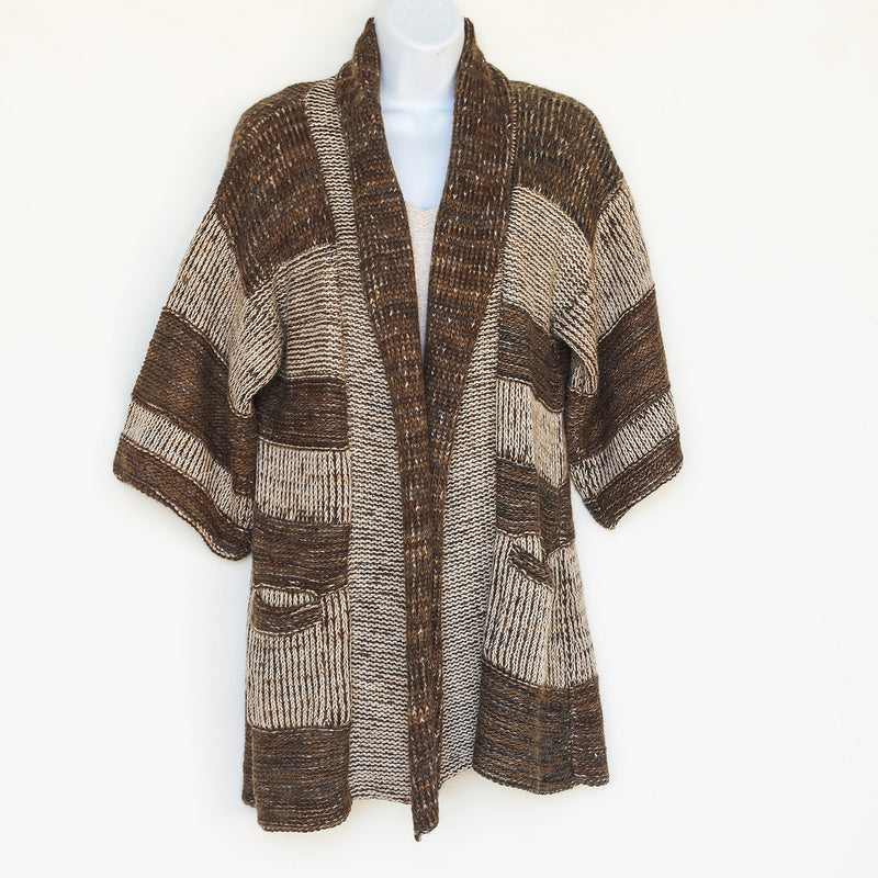 Medium length Cardigan with square pockets