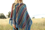 Alpaca poncho with small, elegant folds